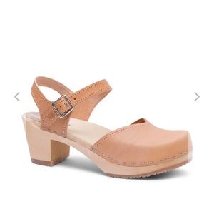 Victoria Nude Sandgrens Clogs size 38